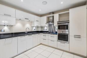 Flat 3, Rutherford House, Packhorse Road, Gerrards Cross SL9 8GZ