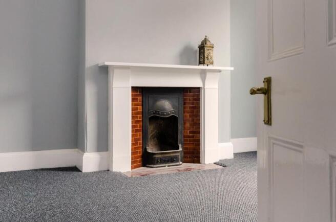 3 bed Flat to rent Image 11