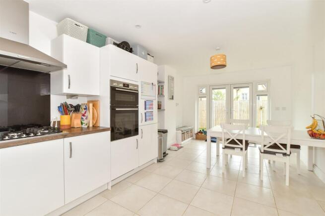 Kitchen/ Dining Room