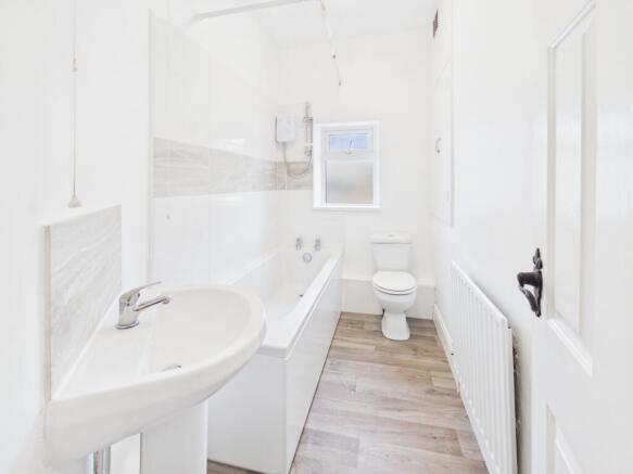 2 bed Terraced to rent Image 8