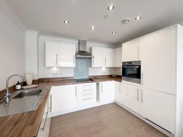 2 bed Retirement Property for sale Image 6