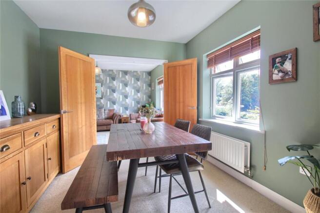 2 bed Flat for sale Image 6