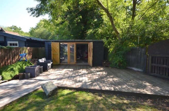 Garden Room Extr.JPG