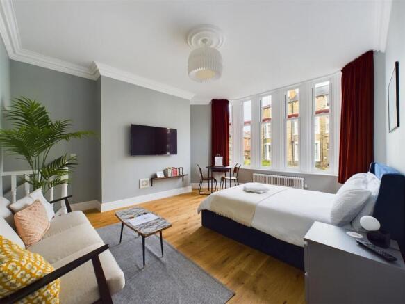 6 bed Block of Apartments for sale Image 4