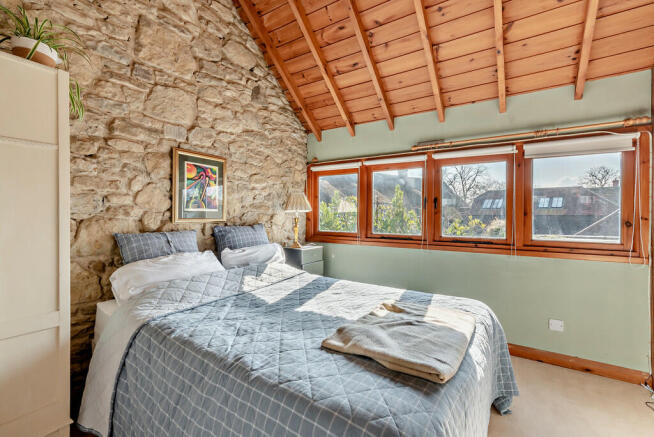 8586761-interior2...