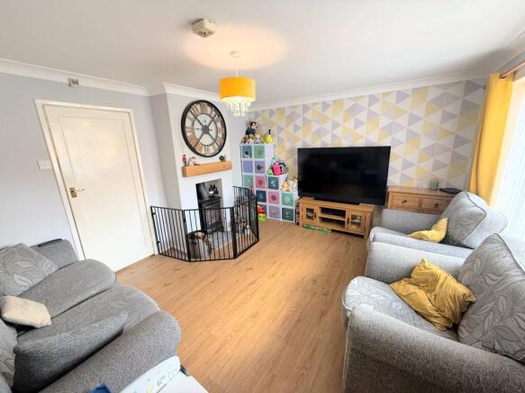 2 bed Semi-Detached for sale Image 2