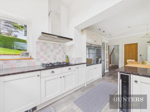 4 bed Detached for sale Image 5