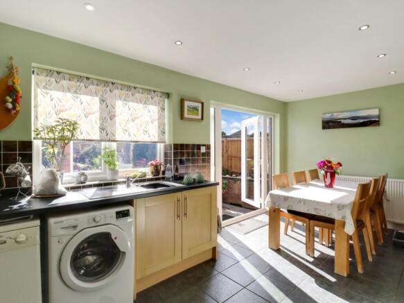 Kitchen-4 e