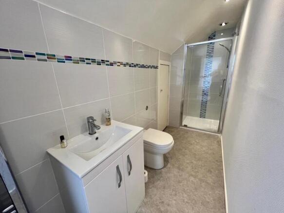 3 bed Semi-Detached Bungalow for sale Image 8