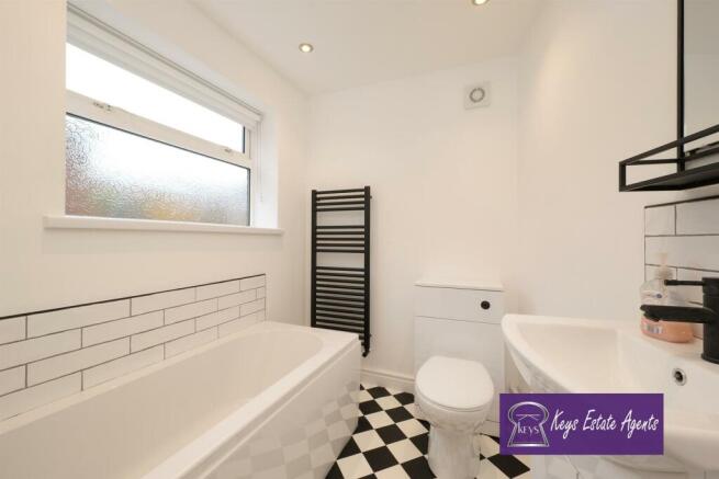 Bathroom 1.jpg