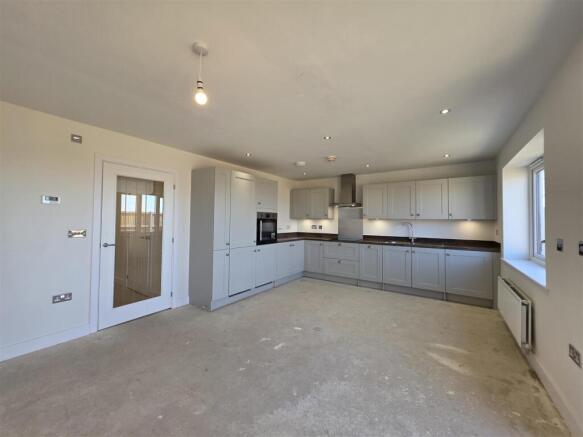 2 bed Semi-Detached Bungalow for sale Image 9