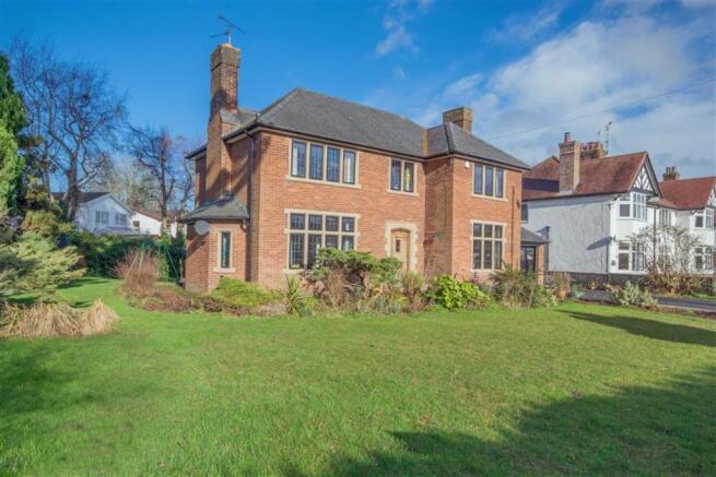 FRONT GARDEN
