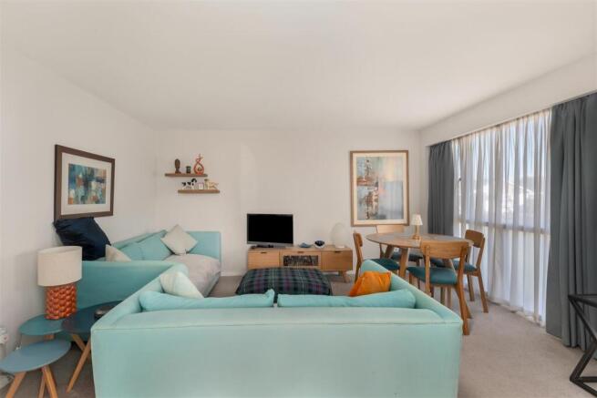 99 Nursery Drive, Banbury-6.jpg