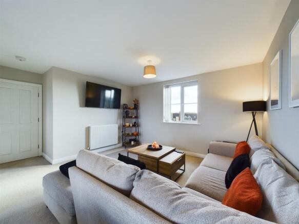 Lounge 4.jpg