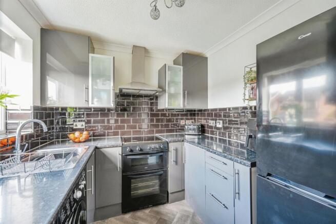 Kitchen: