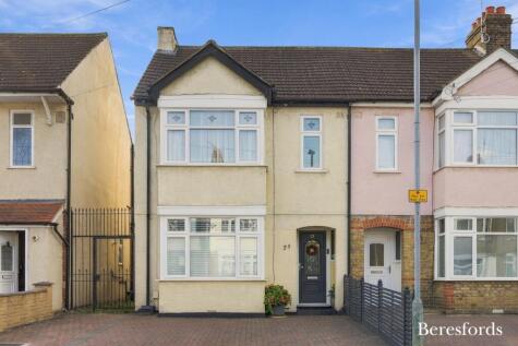 Knightsbridge Gardens, Romford, RM7