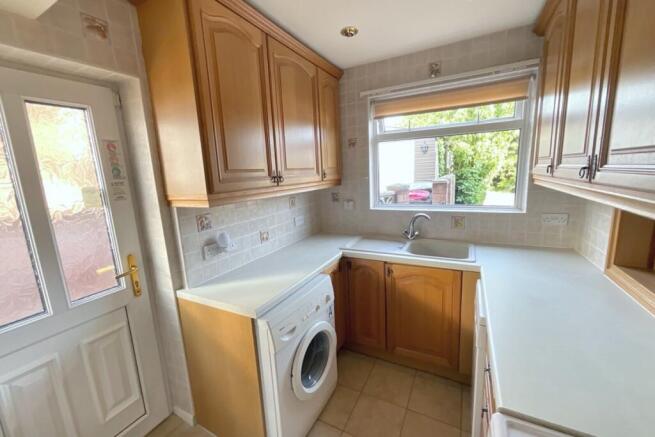 3 bed Semi-Detached for sale Image 8