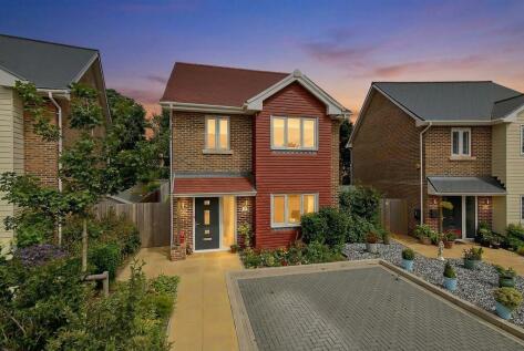 Delfont Grove, Angmering, BN16