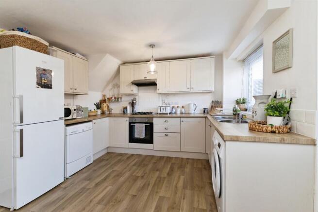 3 bed Terraced for sale Image 5