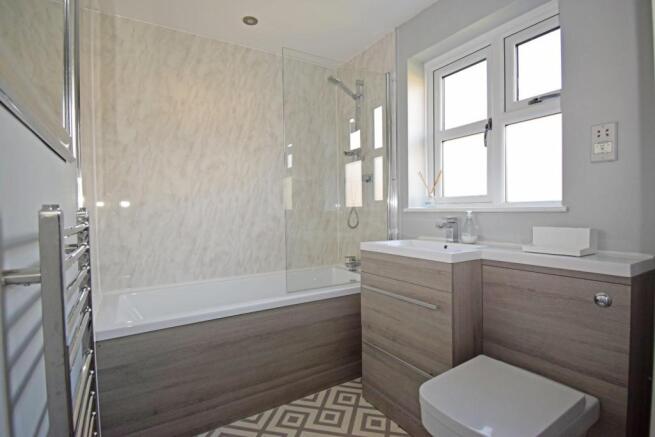 8 Dugard Way, bathroom.jpg