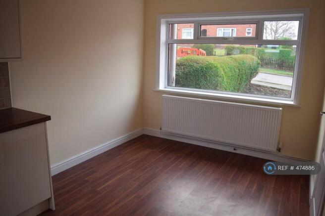 2 bed Semi-Detached to rent Image 5