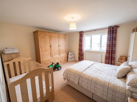 2 bed End of Terrace to rent Image 5
