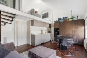 1b, Chelsham Road, London SW4 6NR