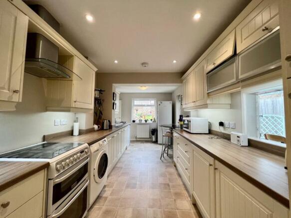 kitchen1.jpg