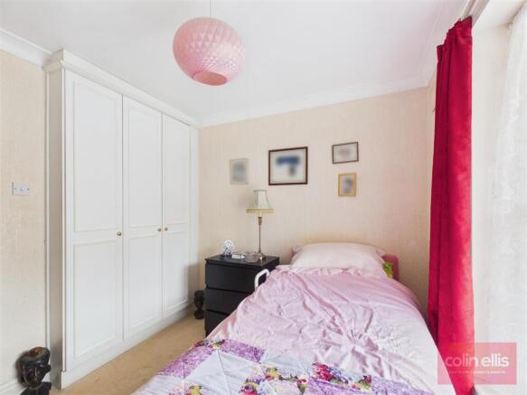 2 bed Ground Flat for sale Image 11