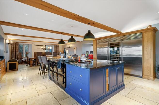 8 bed Detached for sale Image 4