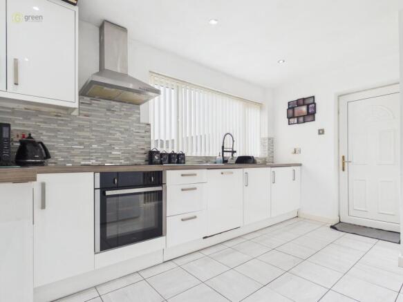 cam01332g0pr0675still008