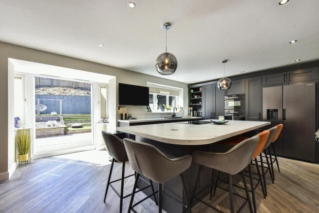 4 bed Detached for sale Image 4