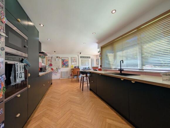 3 bed Detached for sale Image 12