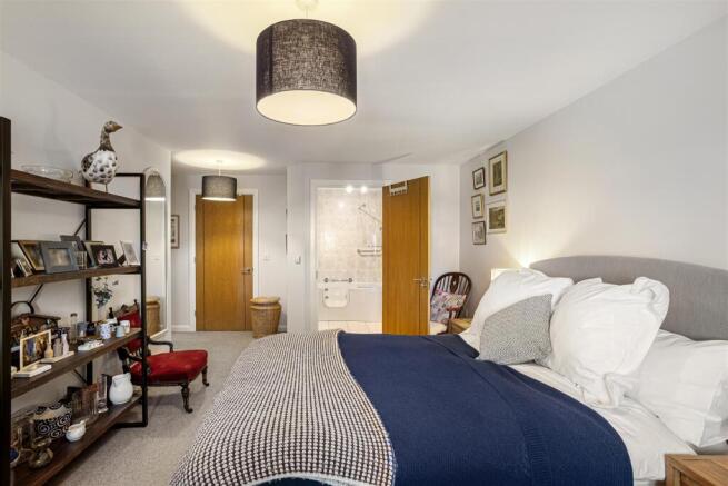 2 bed Apartment for sale Image 6