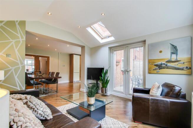 4 bed Detached for sale Image 9
