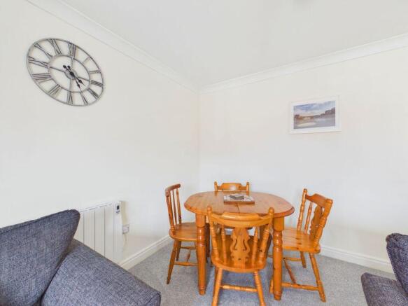 2 bed Flat for sale Image 4