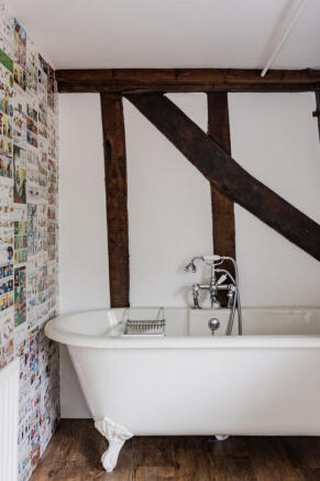 209241 - Moat House-20.jpg