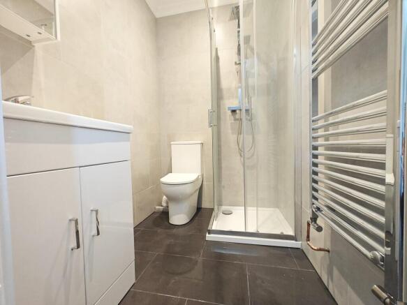 En suite - rm 5.jpeg