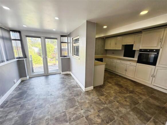 Kitchen/ Dining