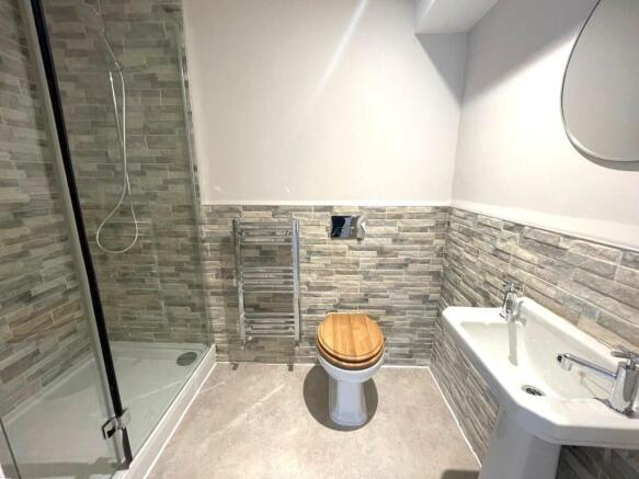 2 bed Flat to rent Image 10