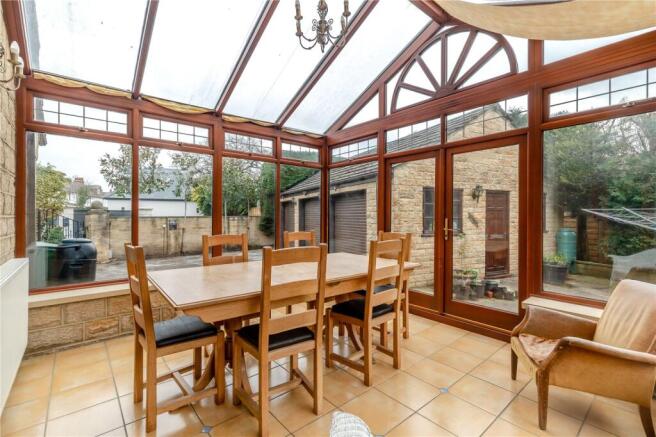 7 bed Detached for sale Image 12