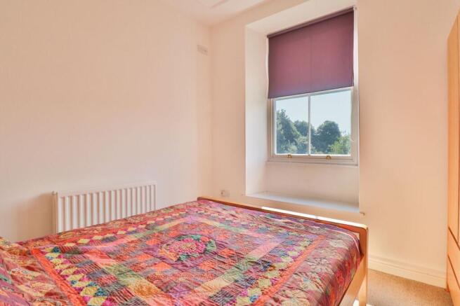 3 bed Terraced for sale Image 9