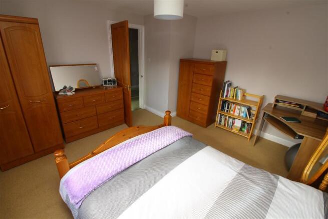 28 Bed 2.JPG