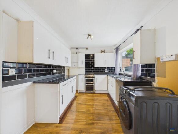 3 bed Semi-Detached for sale Image 5