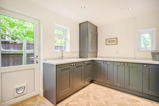 8516013-interior39.jpg