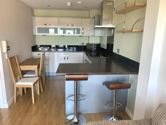 1 bed Apartment to rent Image 5