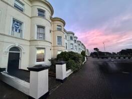 Second Floor Flat, 37c, South Terrace, Littlehampton BN17 5NU