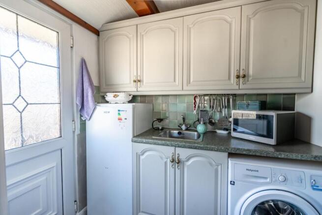 2 bed Park Home for sale Image 7