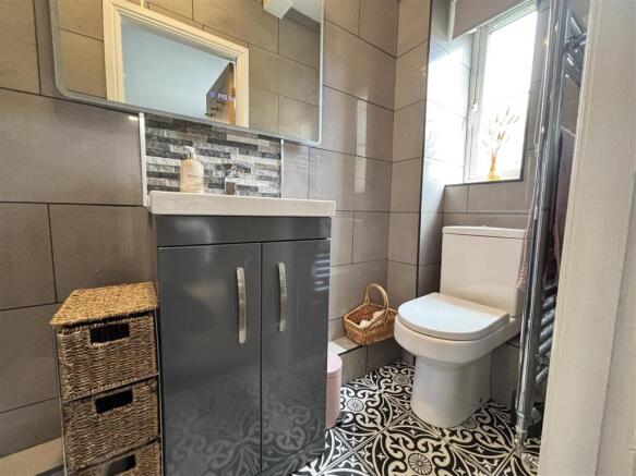 2 bed Apartment for sale Image 12