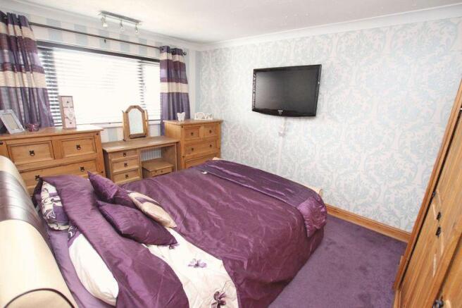 Bed 1 photo 2